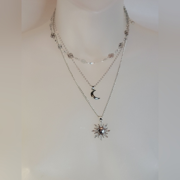 Fashion Jewelry Silver Necklace Sun and Moon Three strand chain one clasp - Picture 4 of 8